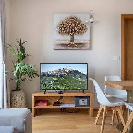 Danica מלון דירות 4*