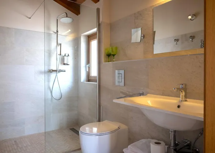 מלון דירות Danica שמארטנו