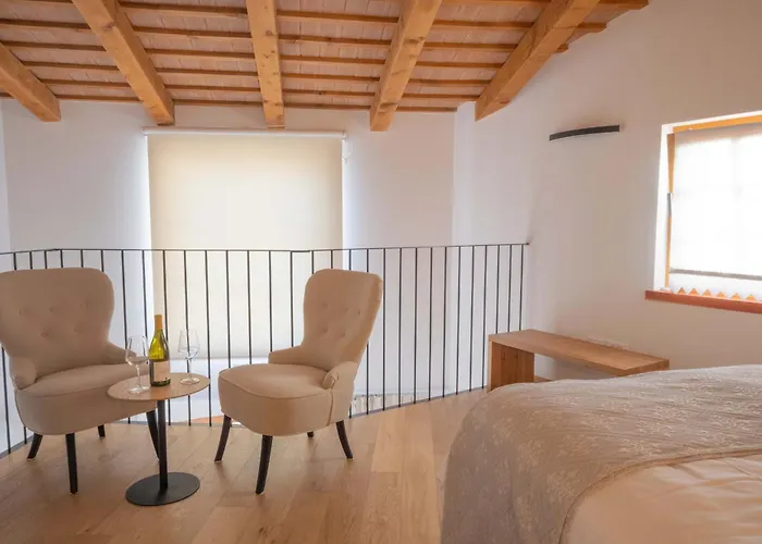 Danica מלון דירות 4*