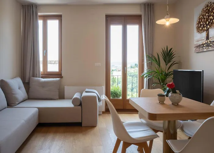 Danica מלון דירות 4*